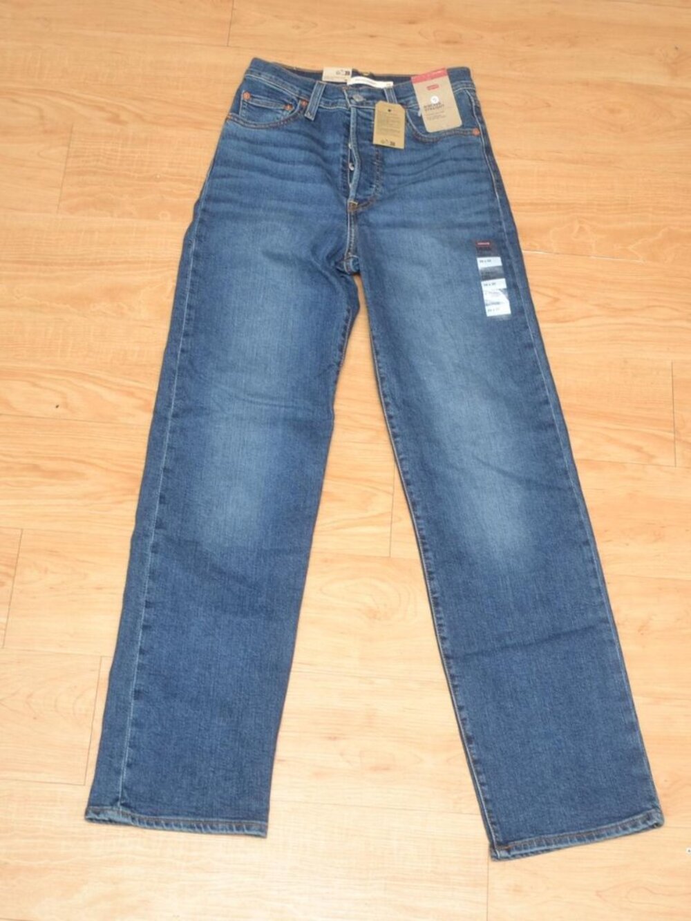 Levi's Women's Rib Cage Straight Leg Full Length 26x32 BNWT